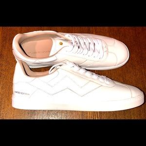 Stuart Weizmann women’s sneaker